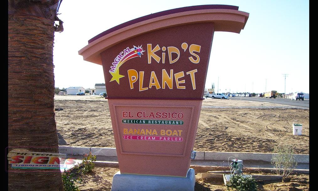 Kids-Planet-Stocco-Monument-Sign.jpg